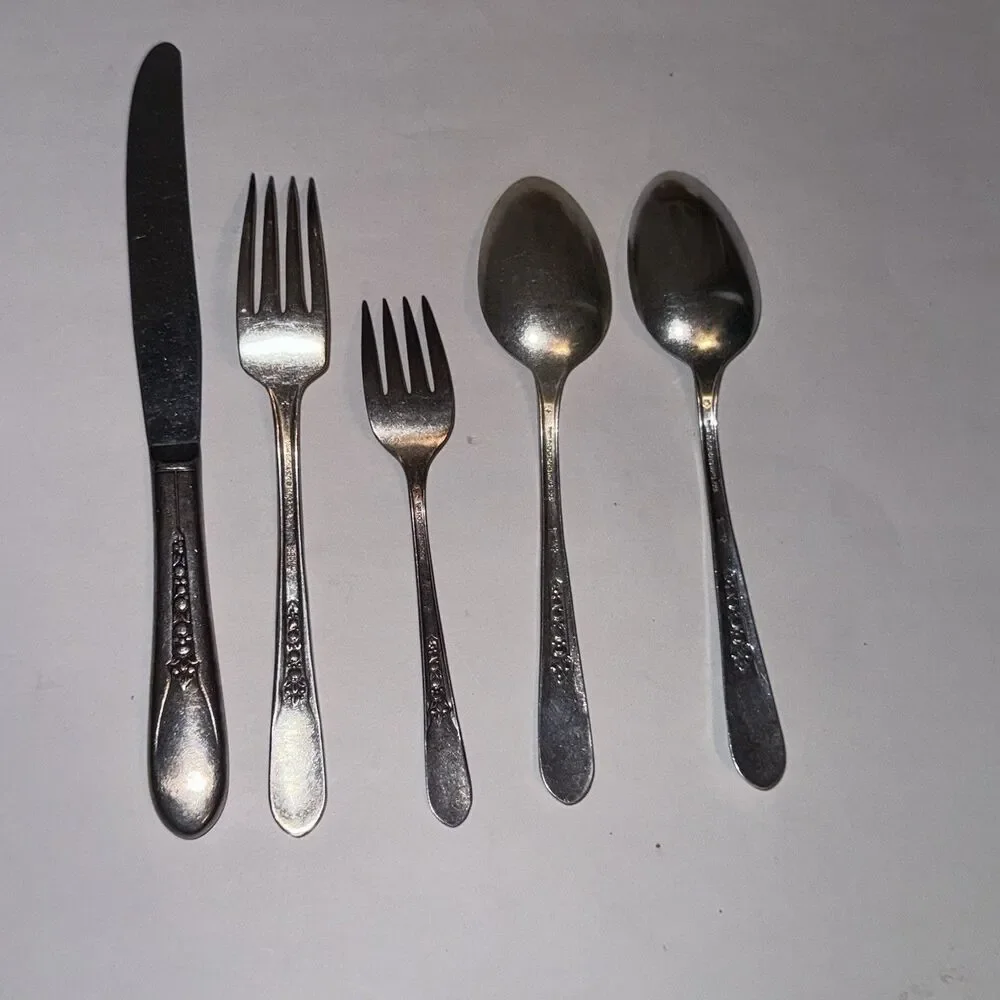 Set Of 5 Wm A Rogers MPG. CO Original Silver Plate Spoons, Forks And Knife